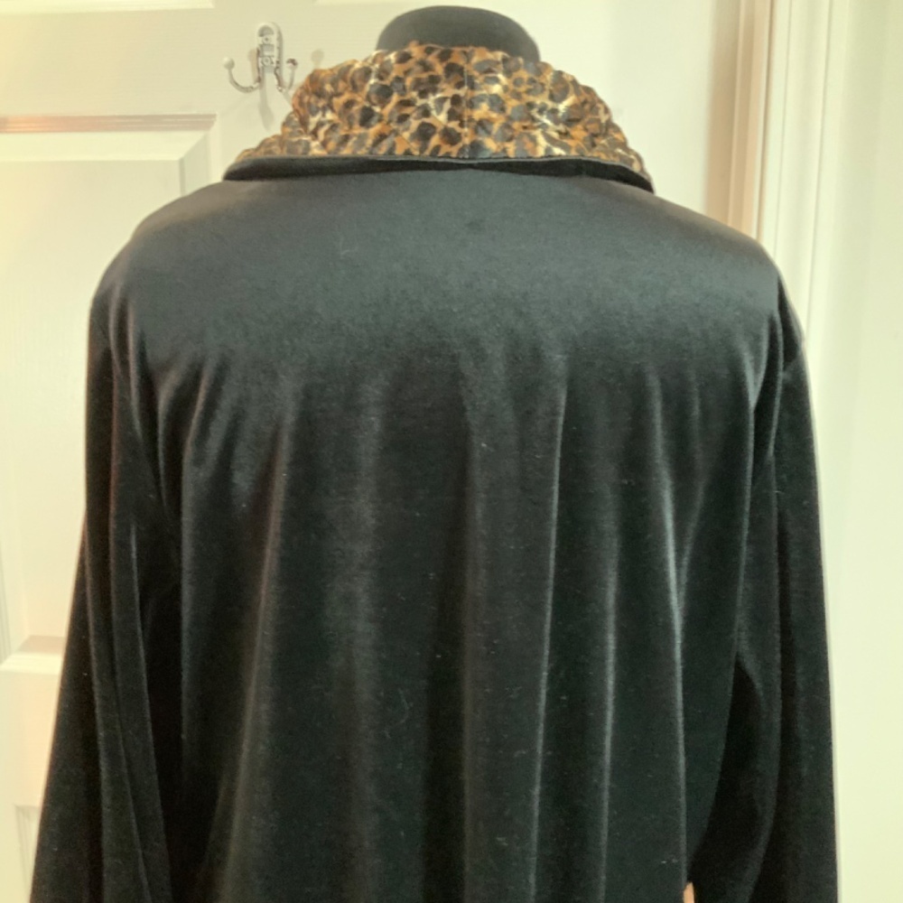 Vintage Black Velvet Leopard Print Details Long Robe Loungewear Size Large - Picture 7 of 11